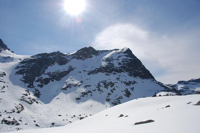 Eco friendly snowshoeing in Scenic Landscape - A short photo stop and flexible winter mood