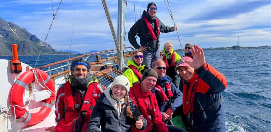 Fishing trip from Henningsvær - Setting out from the yellow Lofoten Opplevelser building