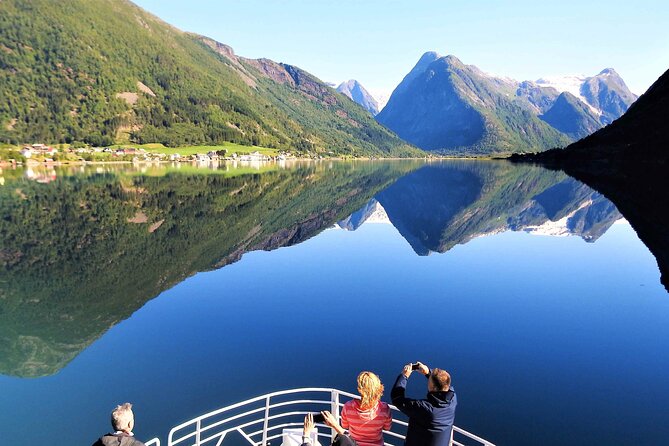 Fjord Cruise to Sognefjord and Bøyabreen Glacier - Who will enjoy this 13-hour fjord cruise