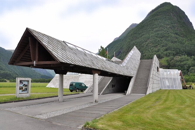 Fjord Cruise to Sognefjord and Bøyabreen Glacier - Changing boats at Balestrand