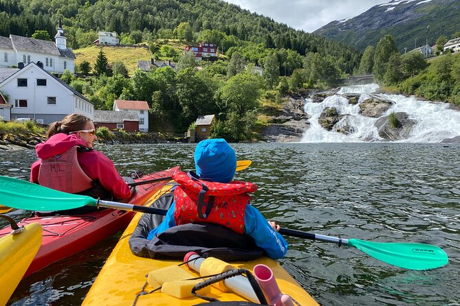 Fjord paddle in Hellesylt - Half Day Kayaking Tour - Why Hellesylt works so well for a first fjord paddle