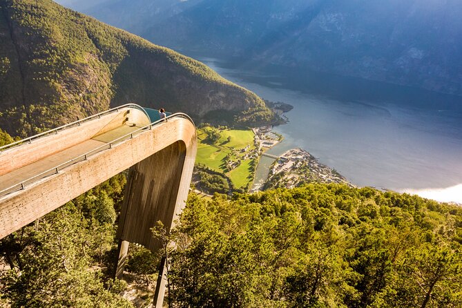 Flam: The Spectacular Stegastein Viewpoint Tour (Small Group) - Stegastein Viewpoint: 30 meters beyond the mountain