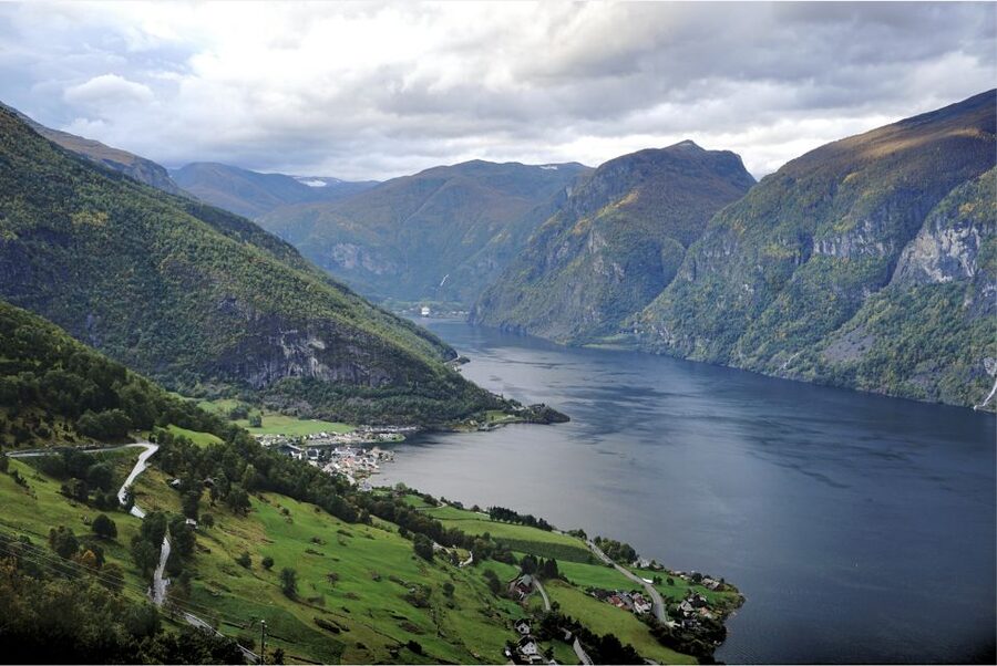Flam: The Wonders of Flam Guided Half-Day Shore Excursion - Stegastein and the Aurlandsfjord