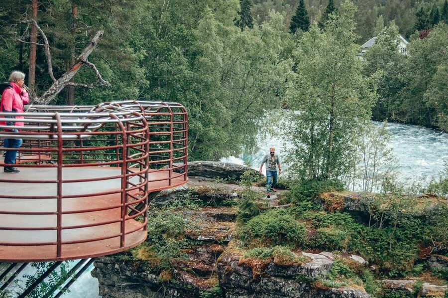 From Ålesund: Trollstigen Sightseeing Village & Fjord Tour - Reaching the top of Trollstigen