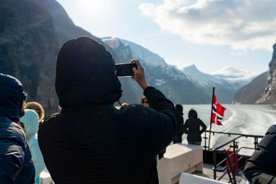 From Ålesund: Winter Fjord Cruise to Geirangerfjord - Lunch, coffee, and the small comforts onboard
