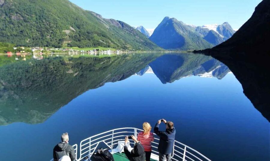 From Balestrand: Guided Fjord & Glacier Tour to Fjærland - The return to Balestrand and Bergen connection