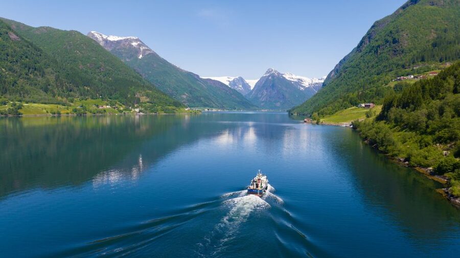 From Balestrand: Guided Fjord & Glacier Tour to Fjærland - What the boat ride from Balestrand is like