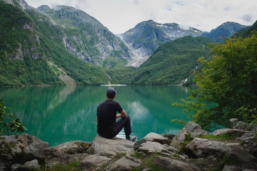 From Bergen: Folgefonna National Park & Glacier Lake Tour - What guides add to the ride