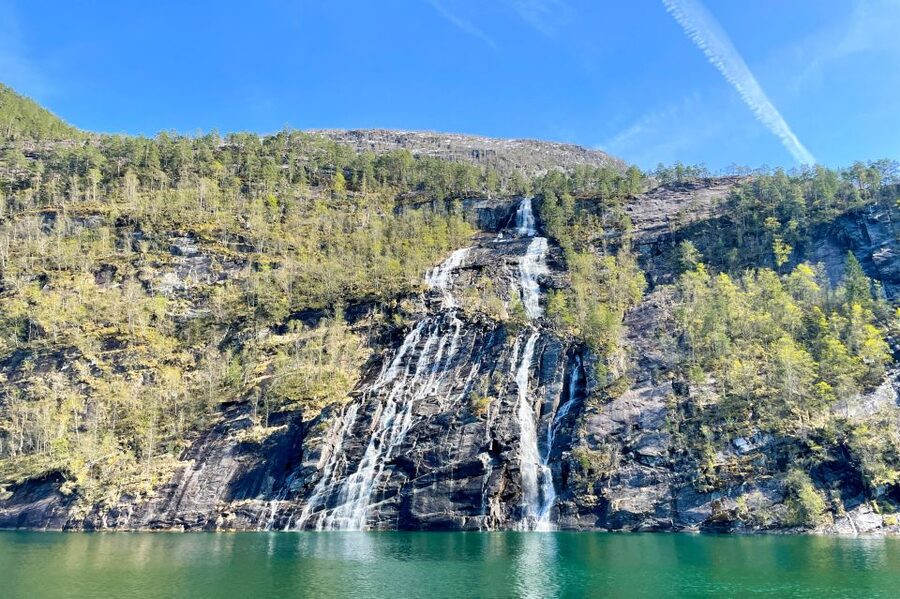 From Bergen: Modalen Private Fjord Cruise with Waterfalls - Who will enjoy this Bergen fjord day