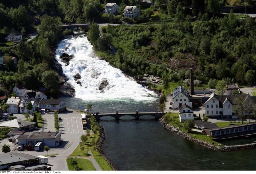From Hellesylt: The Best of Geiranger Shore Excursion - What the 7.5-hour bus ride feels like