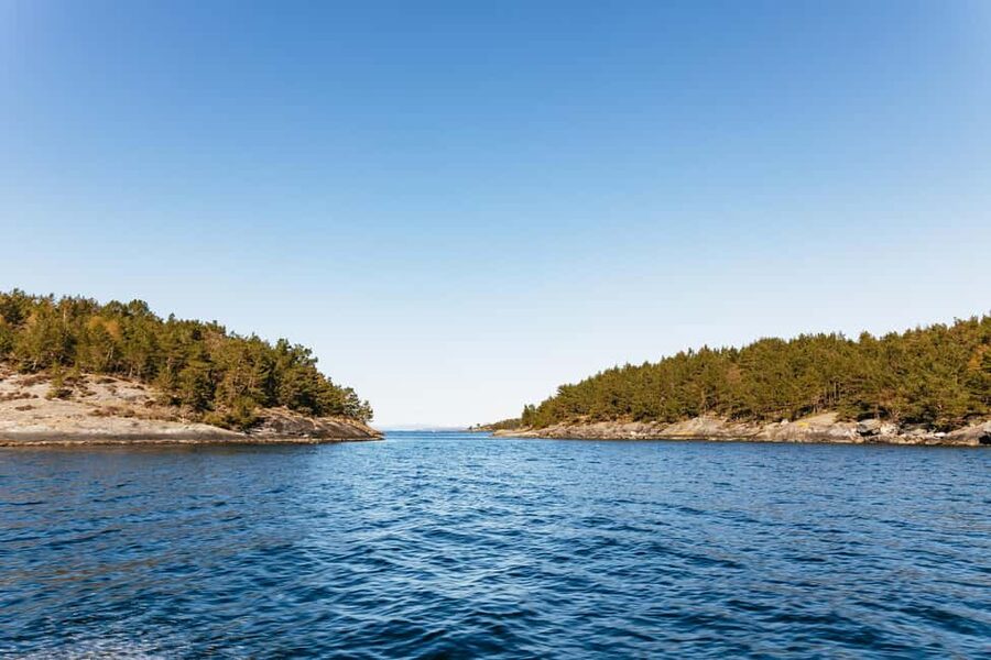 From Stavanger: Lysefjord Sightseeing RIB Boat Tour - Vagabond Cave and Fantahala