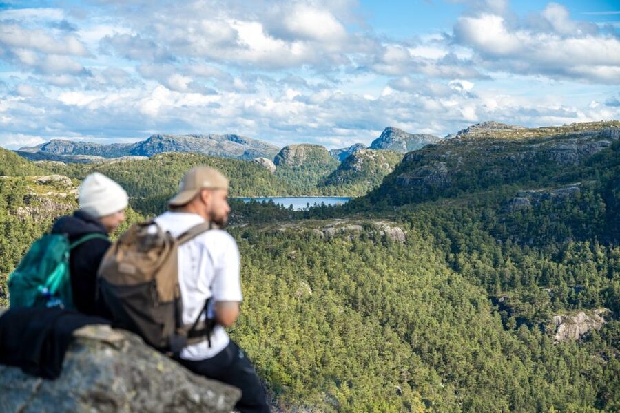 From Stavanger: Pulpit Rock Guided Hike with Pickup - Reaching the 604-meter cliff