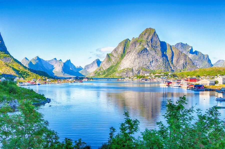From Svolvær: Reine & Å Lofoten West Island Full Day Tour - Why this route earns a full day
