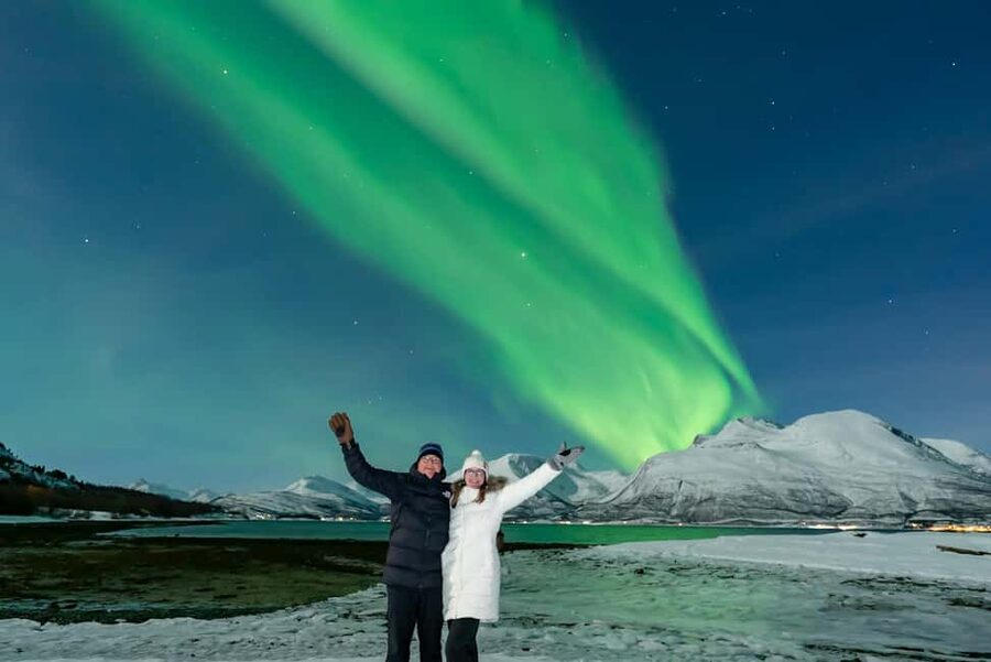From Tromsø: Aurora Minibus Chase with Portrait and Hot Meal - Getting the portrait you came for