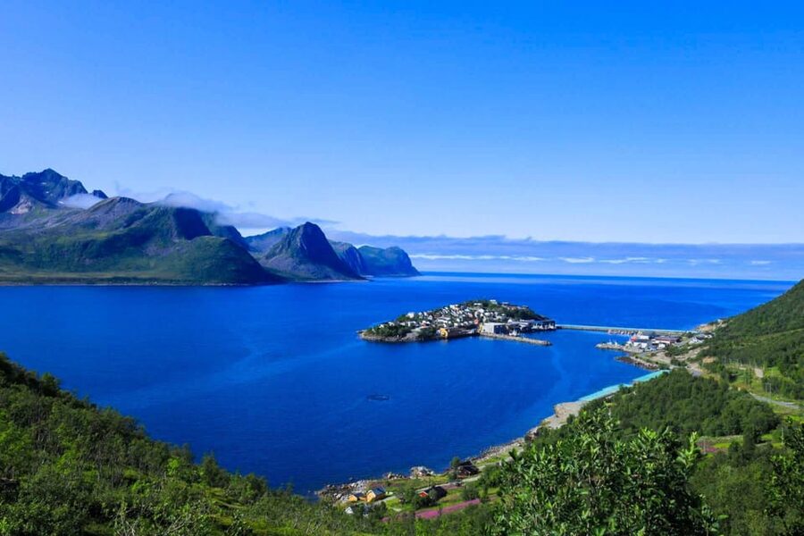 From Tromsø:(Chinese)Senja Day Trip - Ersfjord and the famous golden toilet