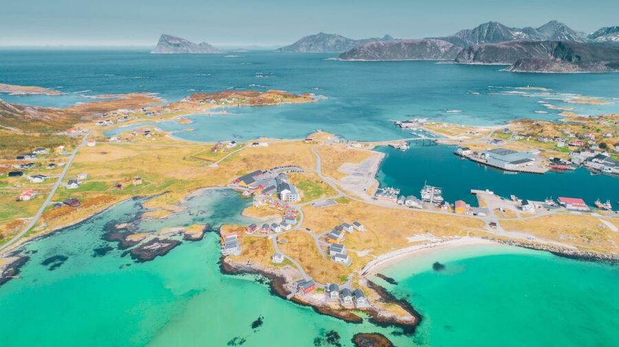 From Tromsø: Kayak trip with lunch and sauna at Sommarøy - Why Sommarøy makes a fine day trip from Tromsø