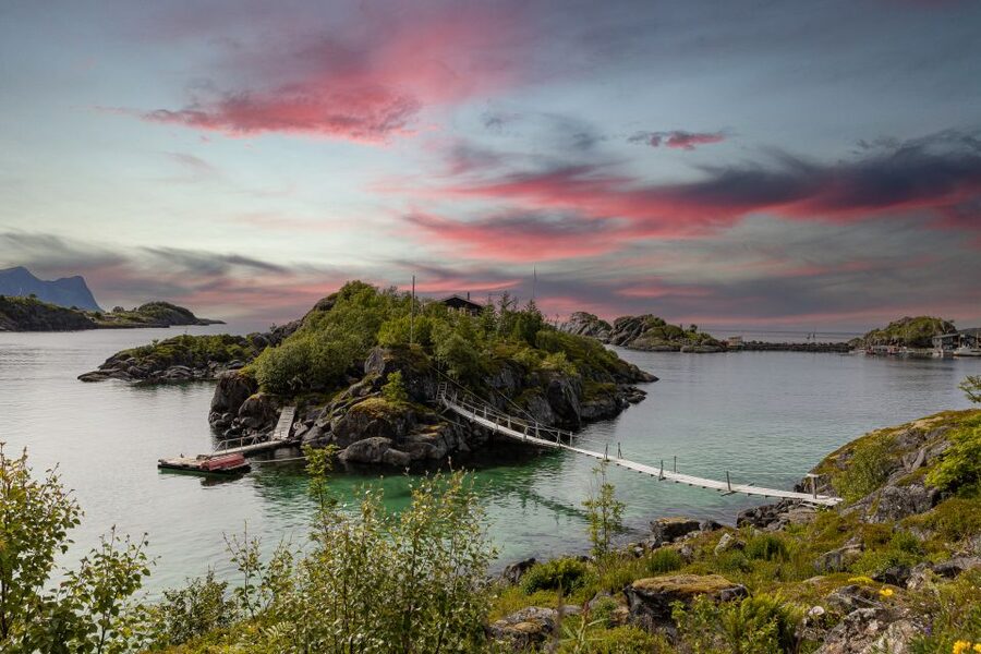 From Tromsø: Senja and Kvaløya Arctic Day Trip with Lunch - A homemade picnic beside the Arctic sea