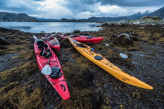 Full Day Combo Kayak and Rappel - Northern Explorer - Hiking uphill for the big view