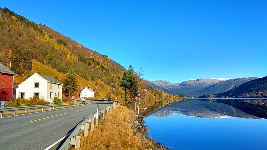 Full day private tour to Flåm - Gudvangen and the start of the boat ride