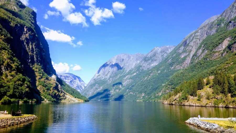 Full day private tour to Flåm - Stalheim and the Nærøydalen view