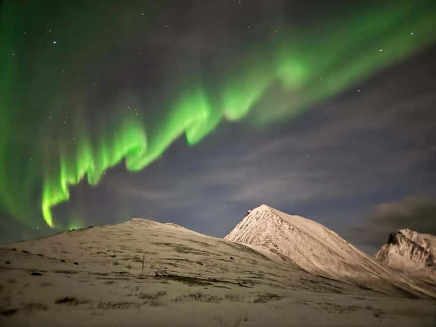 Full Night Magic of the Arctic Lights in Tromso - The bonfire break and warm drinks