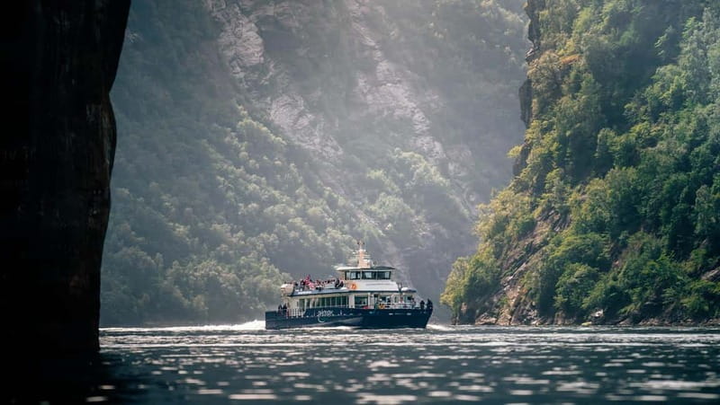 Geiranger: Fjord and Waterfalls Sightseeing Boat Trip - The Seven Sisters and Geirangerfjord waterfalls