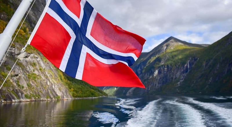 Geiranger: Fjord and Waterfalls Sightseeing Boat Trip - Wildlife sightings are possible, not promised