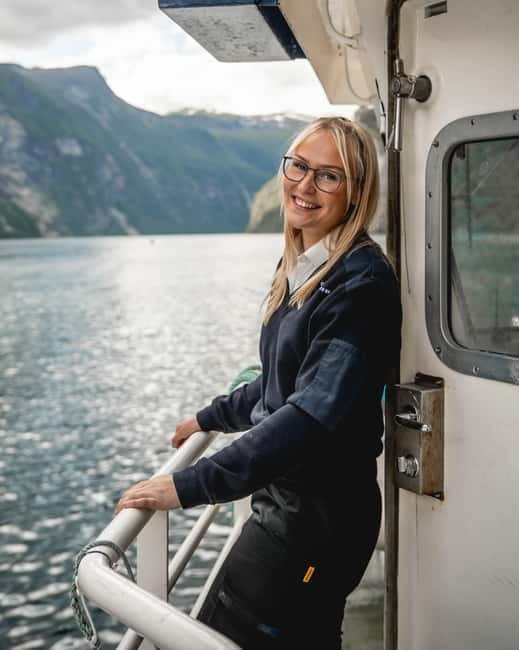 Geiranger: Fjord and Waterfalls Sightseeing Boat Trip - Leaving Geiranger Harbor behind