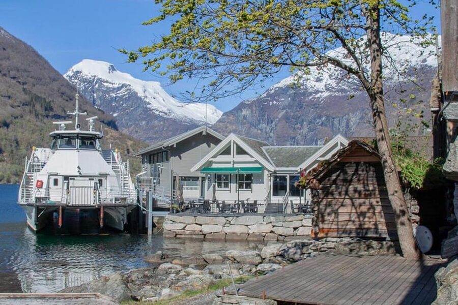 Geiranger Fjord Boat Tour with Waterfall Tasting - What the $66 Geiranger cruise gives you