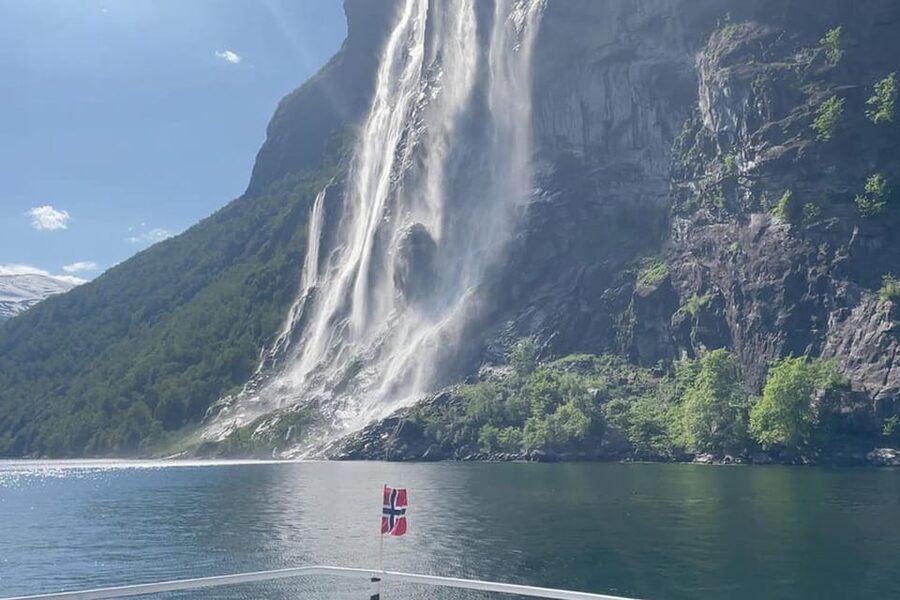 Geiranger Fjord Boat Tour with Waterfall Tasting - How this compares with a cruise ship visit