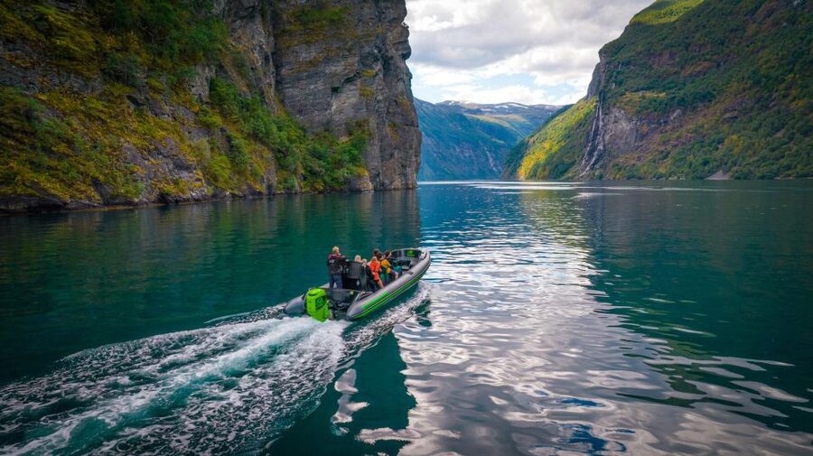 Geiranger: Guided Geirangerfjord Boat Tour - Spray, weather, and what to wear