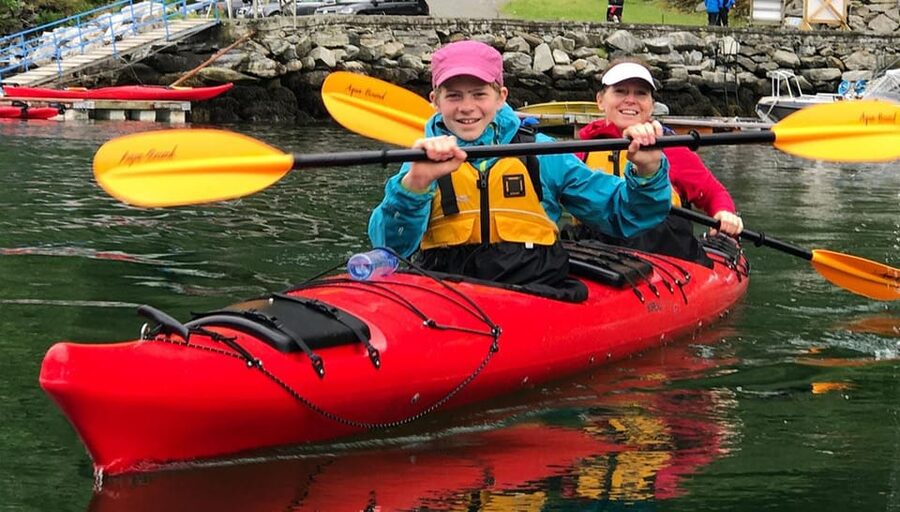 Geiranger: Kayak tour with guide - Choosing between 2.5 and 4 hours