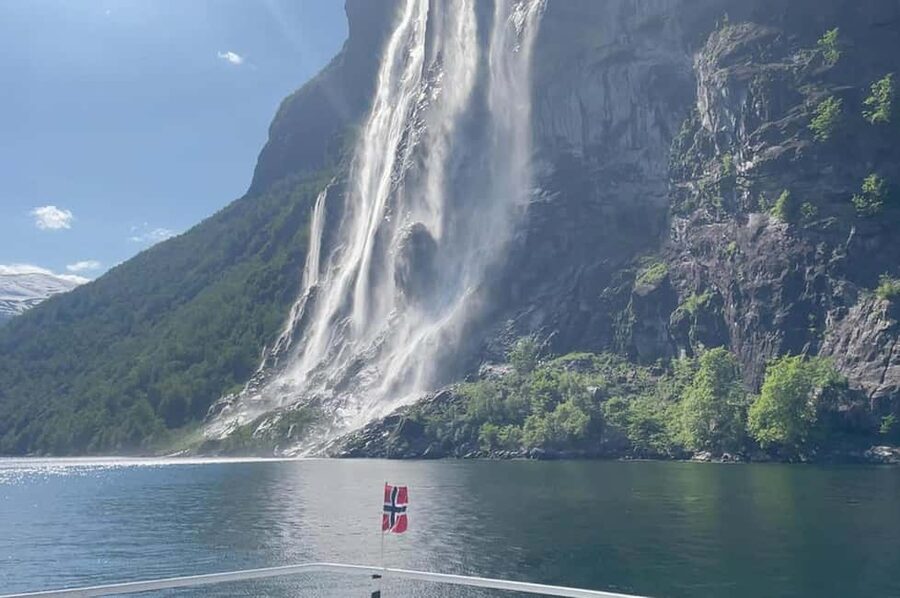 Geiranger to Ålesund Bus Tour (one way) - Eagle Road and the view over Geirangerfjord