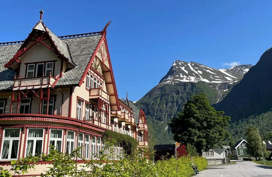 Geiranger to Ålesund Bus Tour (one way) - Nordangsdal and the road between fjords