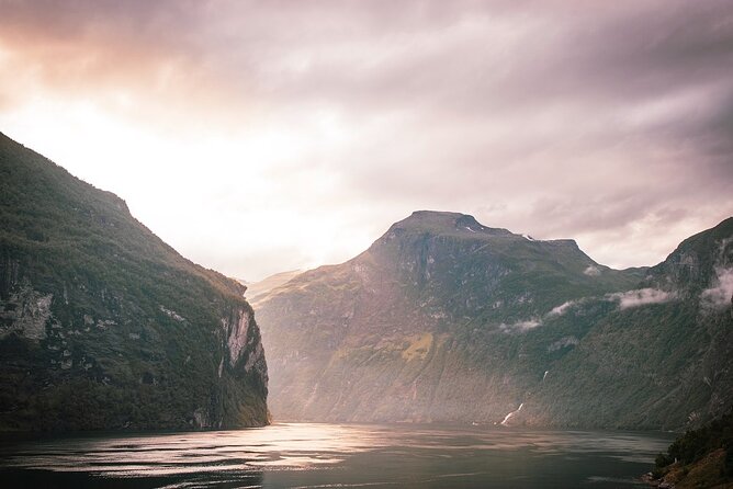 Guided Boat Tour in Geiranger - The Seven Sisters and Friaren up close