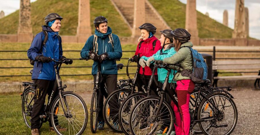 Guided E-Bike Tour in Haugesund: city, vikings, Rising Tides - Quiet streets and coastal views