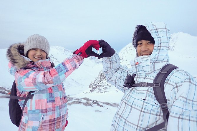 Guided easy snowshoeing with a visit to local café - Clothing is your responsibility