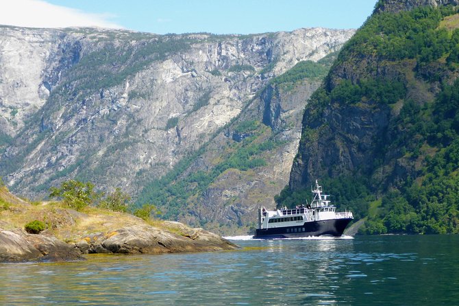 Guided Fjord & Glacier Tour - From BERGEN - The two-hour Sognefjord cruise is the heart of the day