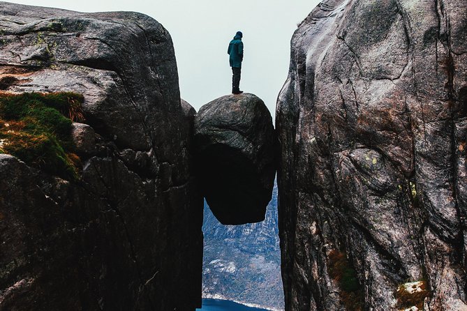 Guided hike to Kjerag and Kjeragbolten - The 7:00 am pickup from Stavanger