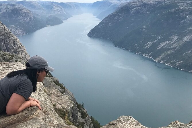 Guided hike to Pulpit Rock Preikestolen - The summit: time above Lysefjorden