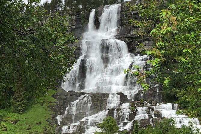 Guided Tour To Nærøyfjorden, Flåm And Stegastein - Viewpoint Cruise - Why this Bergen fjord tour works so well