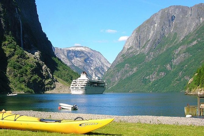 Guided tour - Viking Village, Nærøyfjord Cruise and Flåm Railway - A big day from Bergen to the heart of fjord country