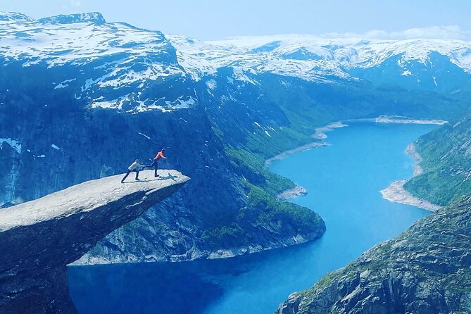 Helicopter Over Trolltunga and Waterfall Sightseeing from Bergen - The road from Bergen to Skjervefossen