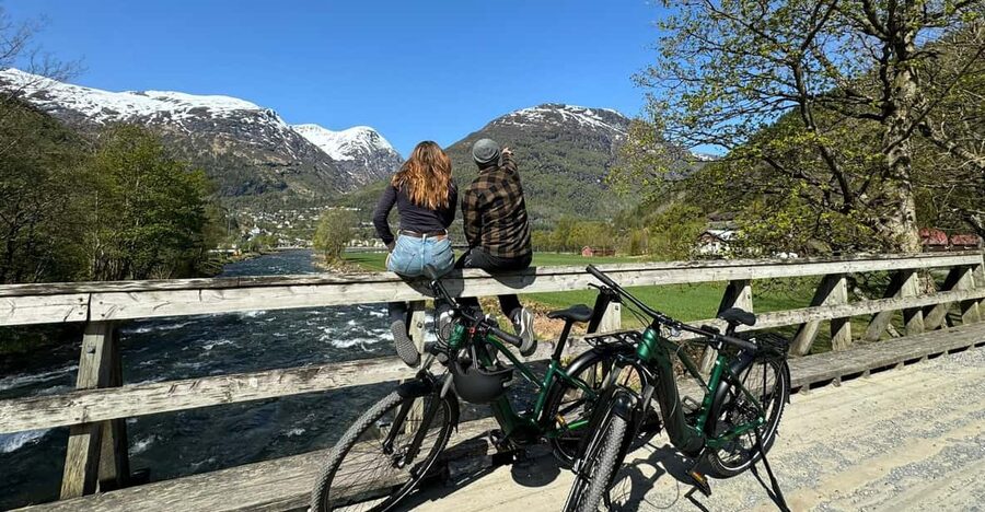 Hellesylt to Norangsdalen: Scenic E-Bike Tour - Timing, clothing, and practical planning
