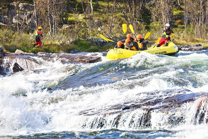 High Adrenaline Rafting in Dagali near Geilo in Norway - Safety briefing before the spray starts