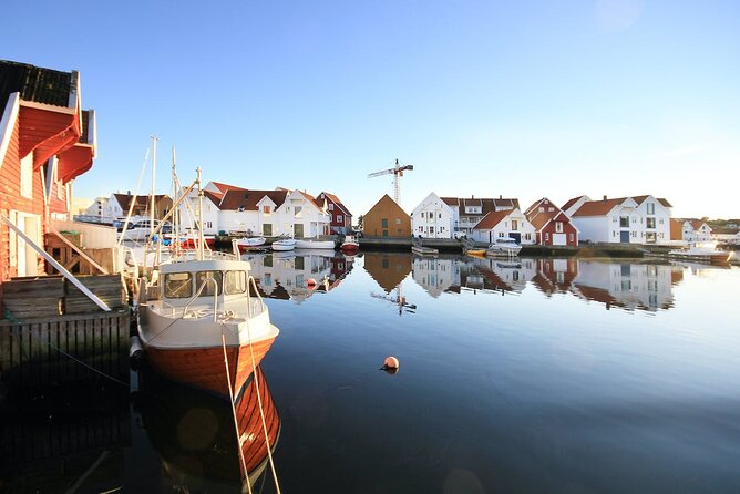 Highlights of the Region -City/Skudenes/Avaldsnes Guided Bustour - Akrasanden beach and the North Sea air