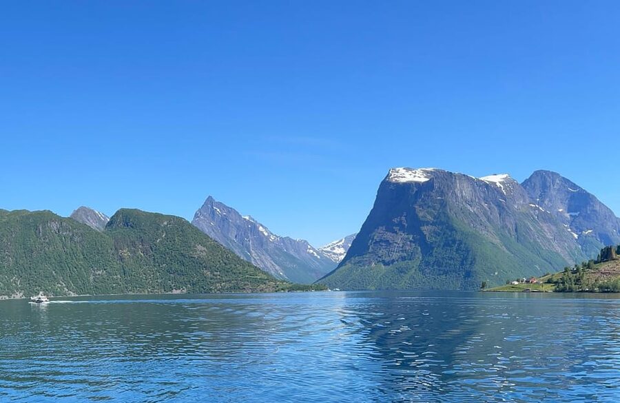 Hjørundfjord Fjord Cruise roundtrip from Ålesund - The 2.5-hour return to Ålesund
