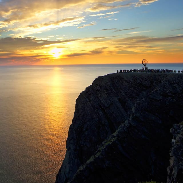 Honningsvåg: North Cape Summer Tour with Sami Family Visit - The North Cape cliff and open sea