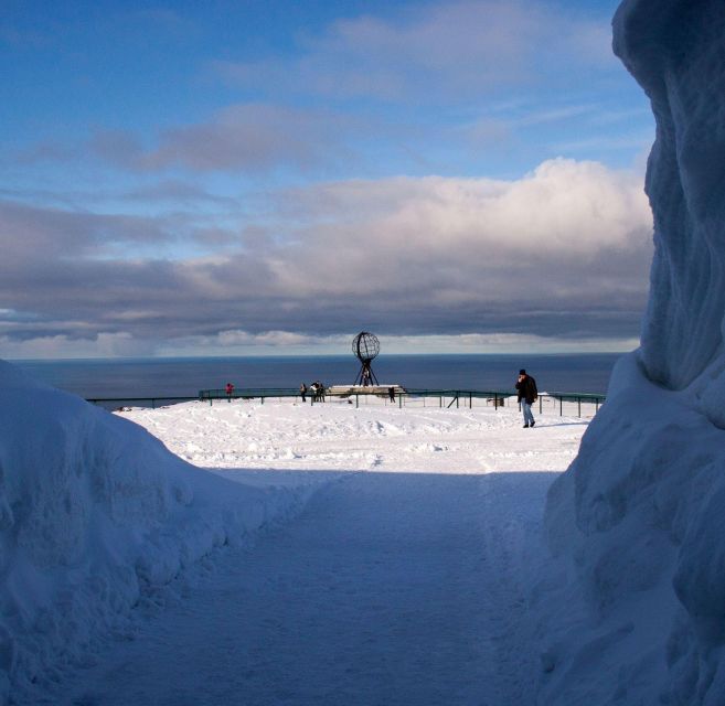 Honningsvåg: North Cape Winter Excursion with Entry Ticket - The one-hour ride from Honningsvåg