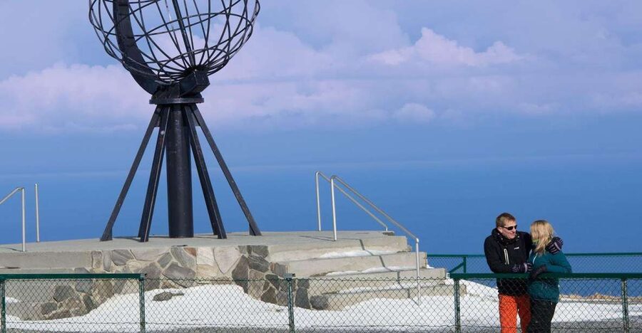 Honningsvåg: North Cape Winter Excursion with Entry Ticket - Reaching the North Cape in winter